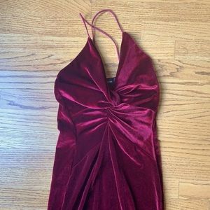 GORGEOUS WINE RED FORMAL GOWN - Size 4